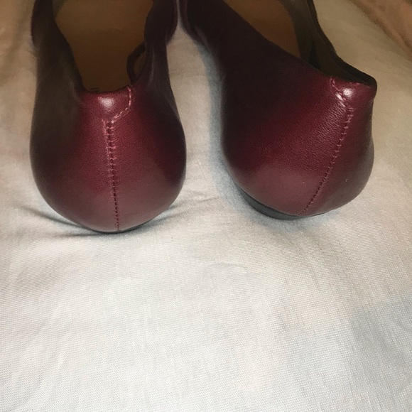 Antonio Melani Bow Wine Flat with sz 8.5 NWOT - Picture 4 of 8
